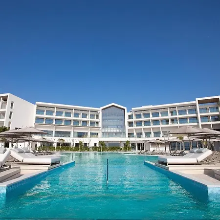 Курортний комплекс Mare Paphos 5*