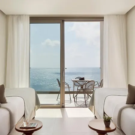Курортний комплекс Mare Paphos 5*